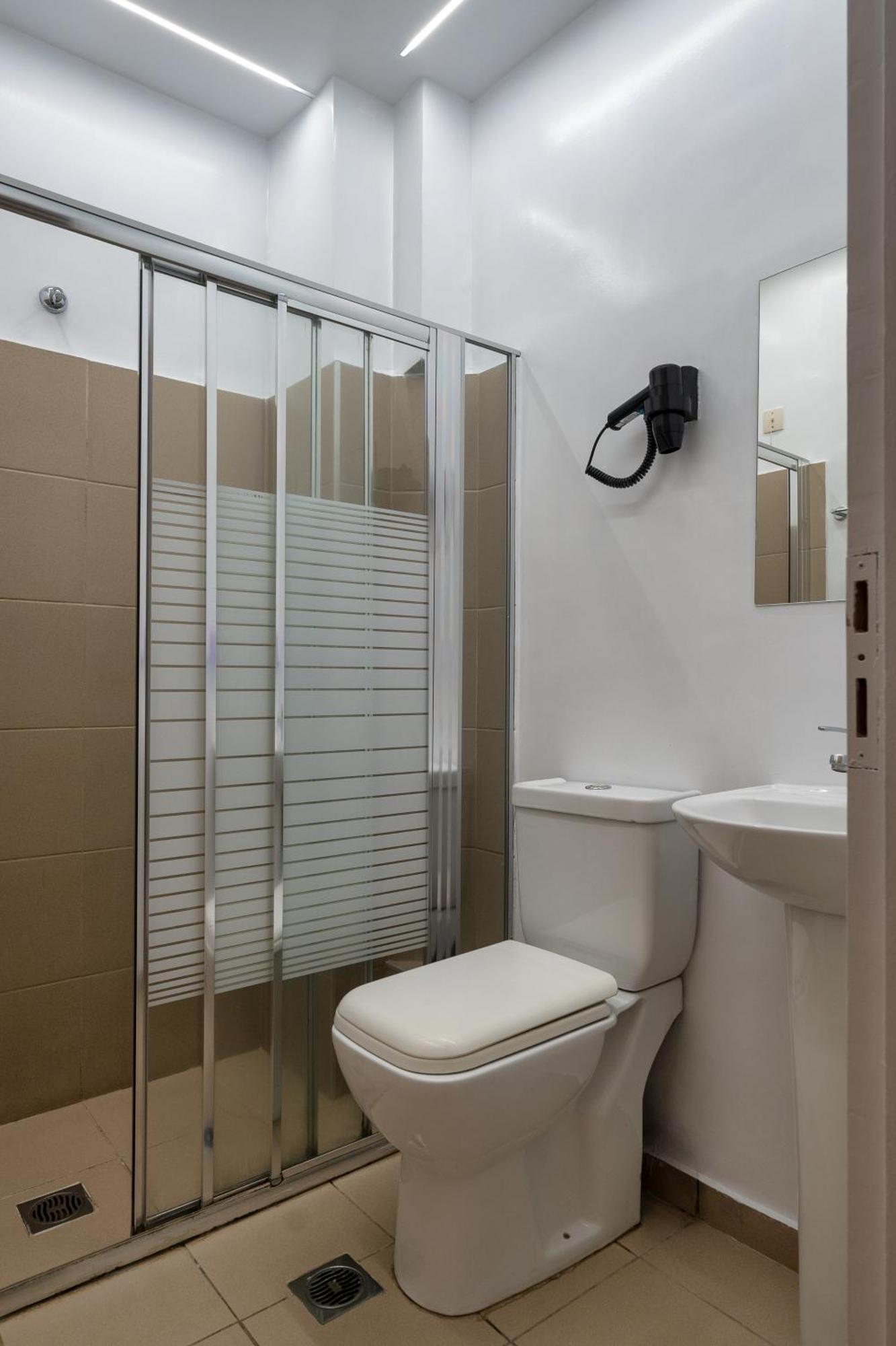 Hotel Adonis Athena Bagian luar foto
