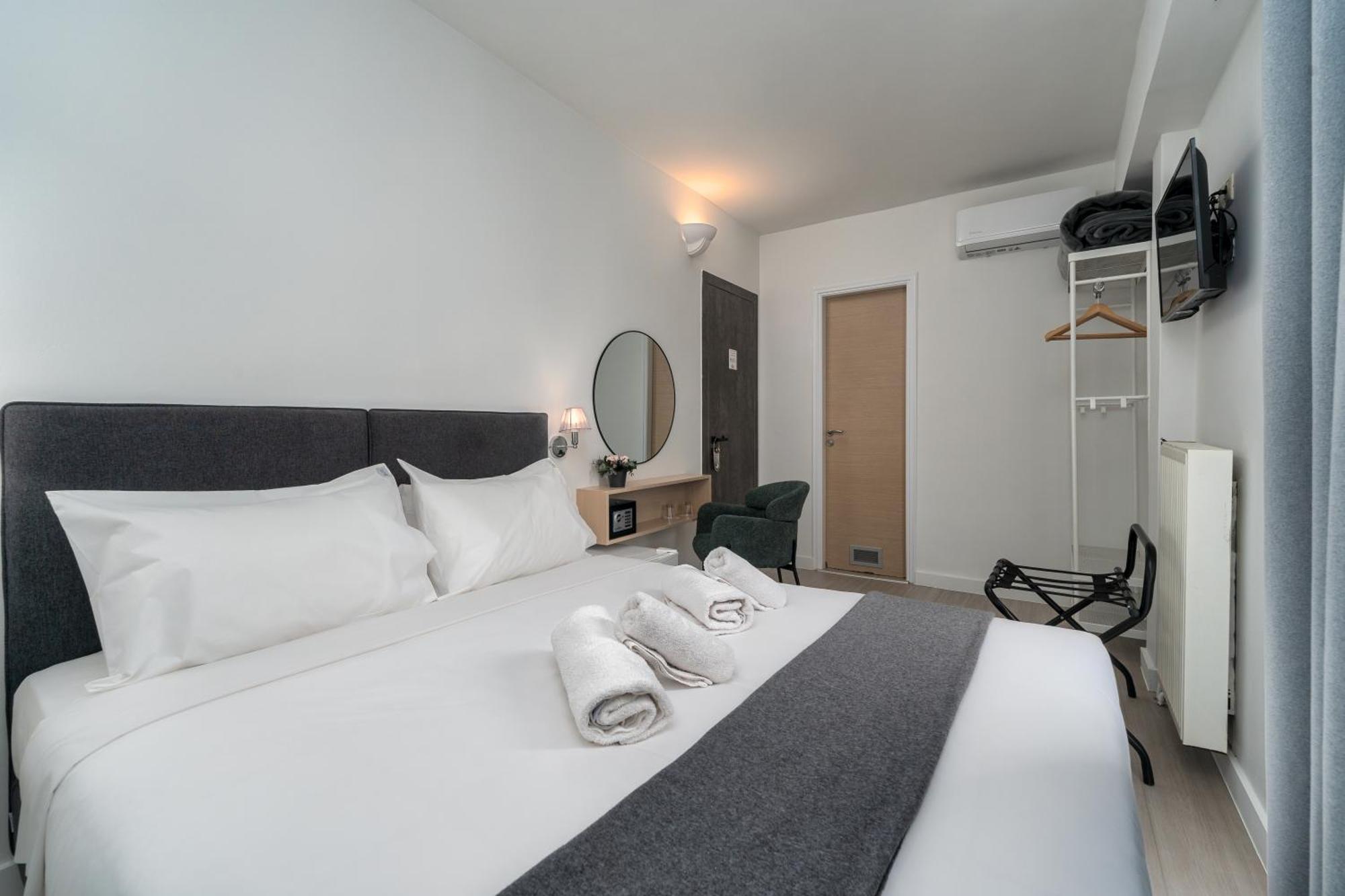 Hotel Adonis Athena Bagian luar foto