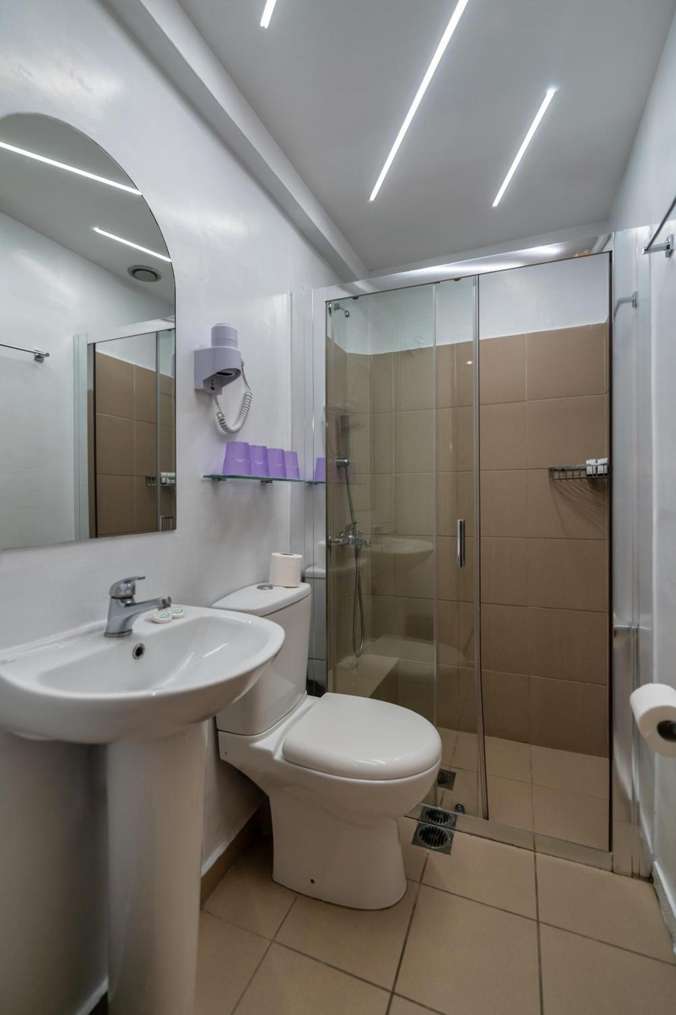 Hotel Adonis Athena Bagian luar foto