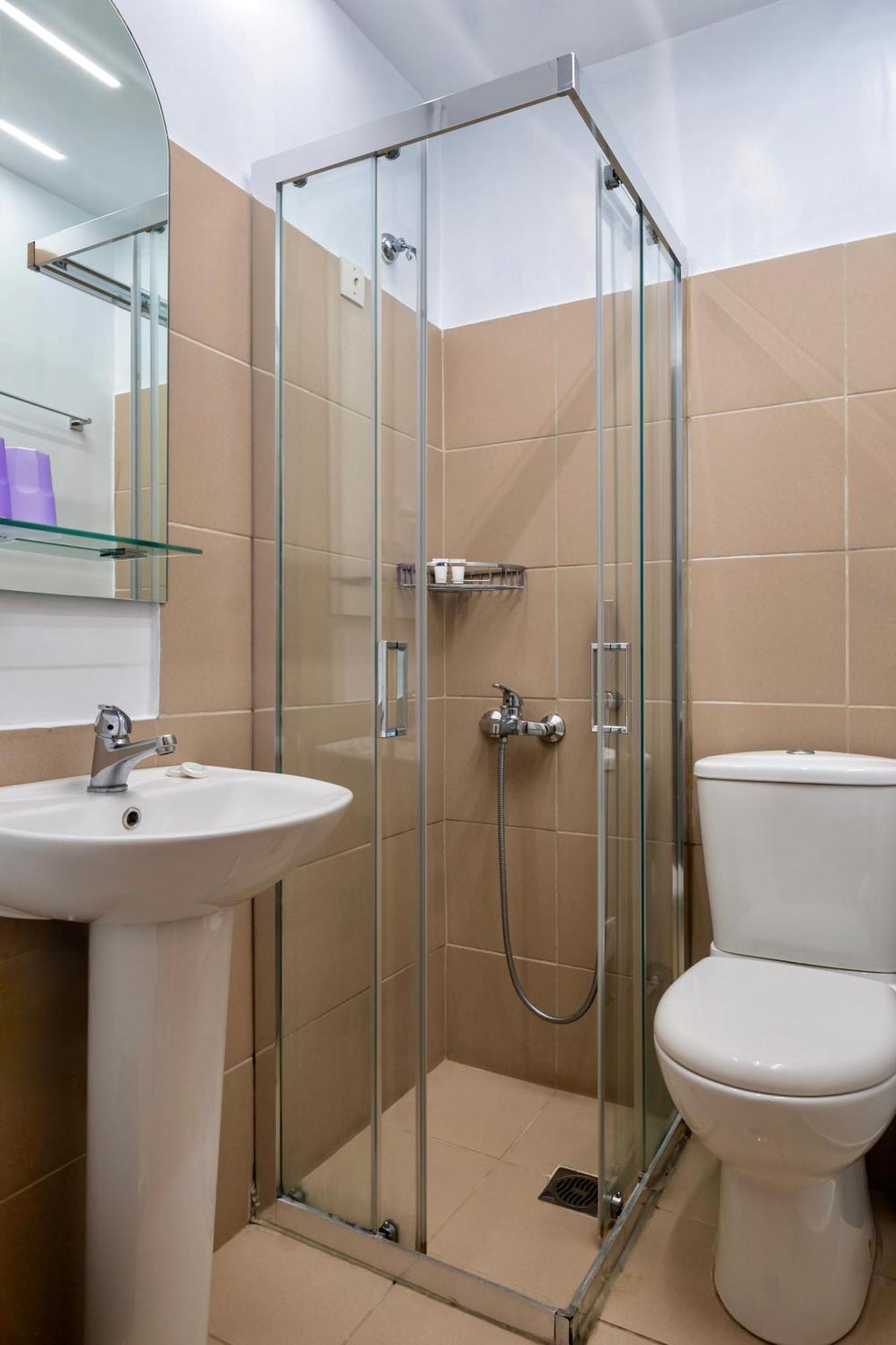 Hotel Adonis Athena Bagian luar foto
